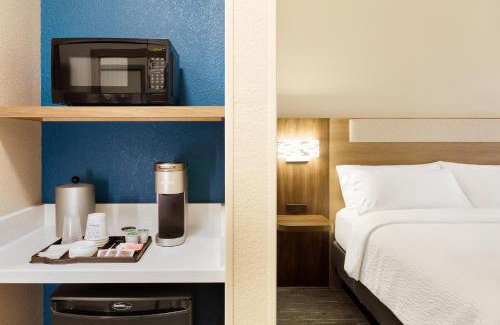 Sanford Hotel | Holiday Inn Express Hotel & Suites Sanford by IHG