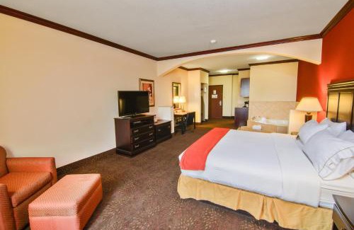 Terrell Hotel | Holiday Inn Express Hotel & Suites Terrell by IHG