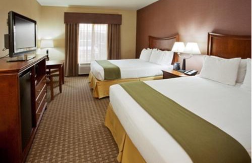Willows Hotel | Holiday Inn Express Hotel & Suites Willows by IHG