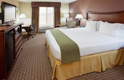 Willows Hotel | Holiday Inn Express Hotel & Suites Willows by IHG