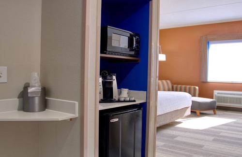 Byram Hotel | Holiday Inn Express Hotel & Suites BYRAM by IHG