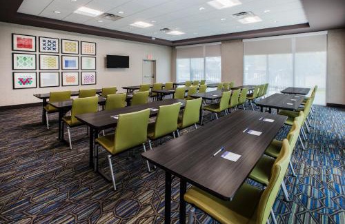 Canton Hotel | Holiday Inn Express Hotel & Suites Canton by IHG