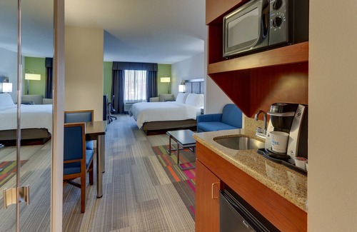 Kettering Hotel | Holiday Inn Express Hotel & Suites Dayton-Centerville by IHG