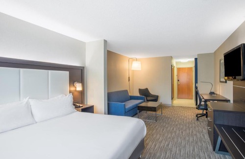 Hudson Hotel | Holiday Inn Express Hotel & Suites Boston - Marlboro by IHG