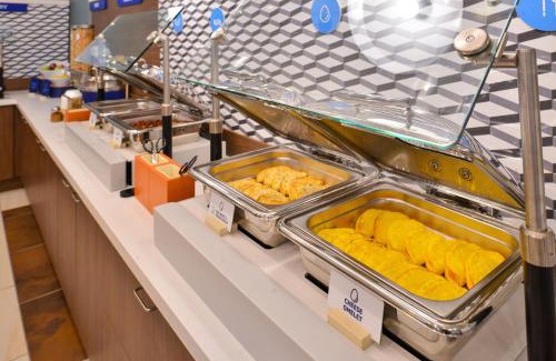 London Hotel | Holiday Inn Express Hotel & Suites London by IHG