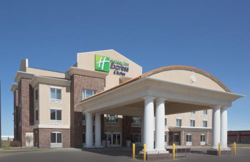 Minot Hotel | Holiday Inn Express Hotel & Suites Minot South by IHG