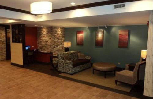 Algonquin Hotel | Holiday Inn Express Hotel & Suites Chicago-Algonquin by IHG