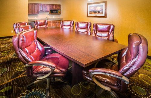 Gunnison Hotel | Holiday Inn Express Hotel & Suites Gunnison by IHG