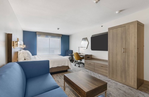 Peru Hotel | Holiday Inn Express Hotel & Suites Peru - Lasalle Area by IHG