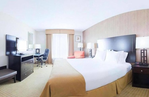 Lebanon Hotel | Holiday Inn Express Hotel & Suites Lebanon by IHG