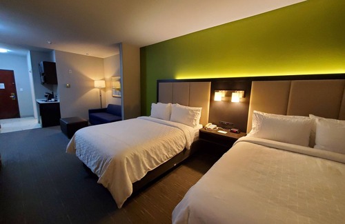 Pearland Hotel | Holiday Inn Express Hotel & Suites Pearland by IHG