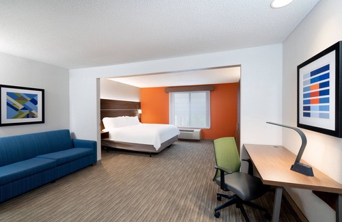 Tell City Hotel | Holiday Inn Express Hotel & Suites Tell City by IHG