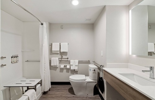 Nut Tree Hotel | Holiday Inn Express Hotel & Suites Vacaville by IHG