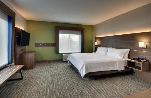 Waukegan Hotel | Holiday Inn Express Hotel & Suites Waukegan/Gurnee by IHG