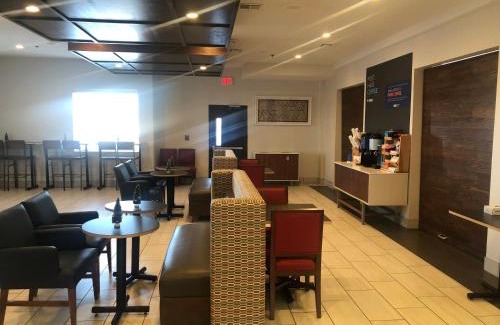 Woodward Hotel | Holiday Inn Express Hotel & Suites Woodward Hwy 270 by IHG