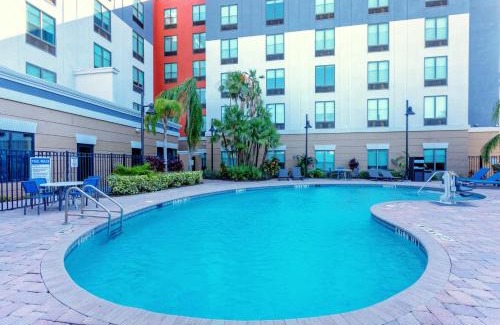 Southwest Orlando Hotel | Holiday Inn Express-International Drive by IHG