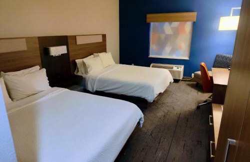 Kenedy Hotel | Holiday Inn Express Kenedy by IHG