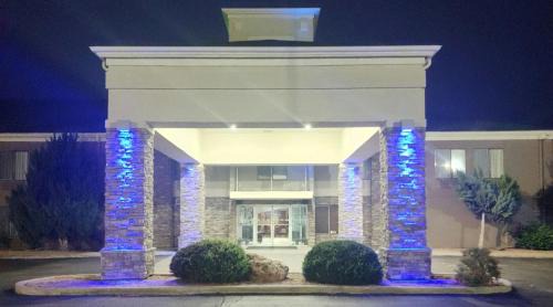 La Junta Hotel | Holiday Inn Express La Junta by IHG