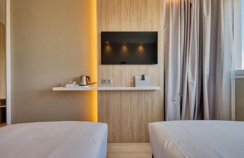 Rejas Hotel | Holiday Inn Express - Madrid - Airport by IHG