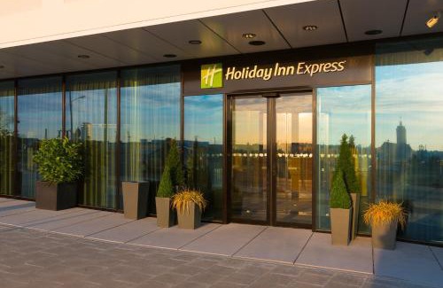 Neuhausen - Nymphenburg Hotel | Holiday Inn Express Munich City West by IHG