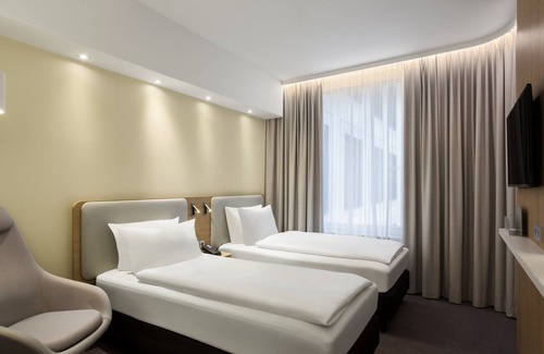 Neuhausen - Nymphenburg Hotel | Holiday Inn Express Munich City West by IHG