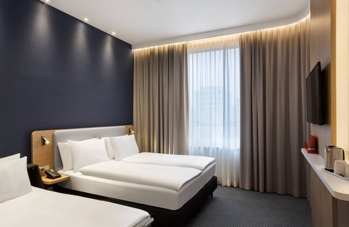 Neuhausen - Nymphenburg Hotel | Holiday Inn Express Munich City West by IHG