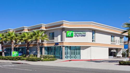 Santa Ana Heights Resort | Holiday Inn Express Newport Beach by IHG