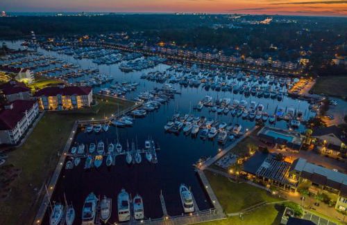 Little River Hotel | Holiday Inn Express North Myrtle Beach - Little River by IHG