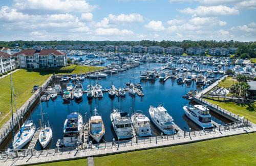 Little River Hotel | Holiday Inn Express North Myrtle Beach - Little River by IHG