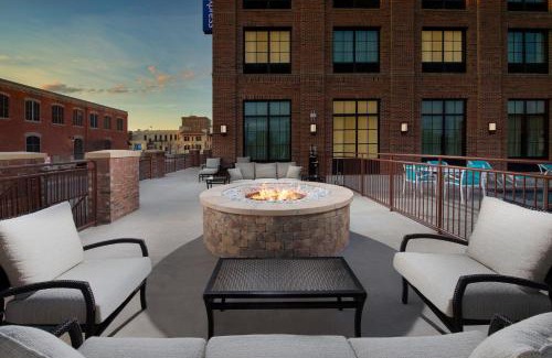 Downtown Hotel | Holiday Inn Express Pensacola Downtown by IHG