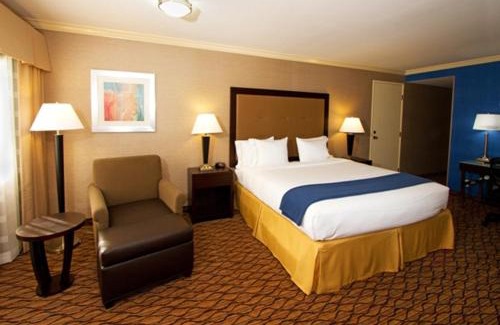 Port Hueneme Hotel | Holiday Inn Express Port Hueneme by IHG