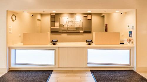 Porterville Hotel | Holiday Inn Express Porterville by IHG