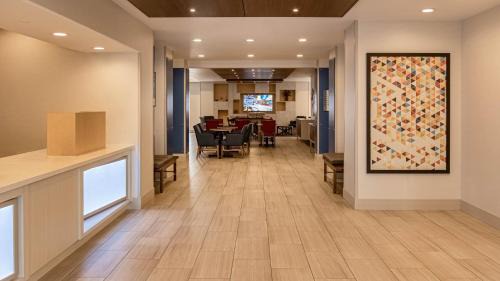 Porterville Hotel | Holiday Inn Express Porterville by IHG