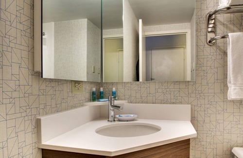Poughkeepsie Hotel | Holiday Inn Express Poughkeepsie by IHG