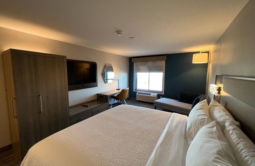 Rensselaer Hotel | Holiday Inn Express Rensselaer by IHG