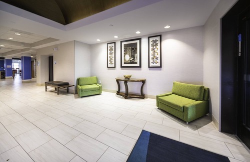 Rochelle Hotel | Holiday Inn Express Rochelle by IHG