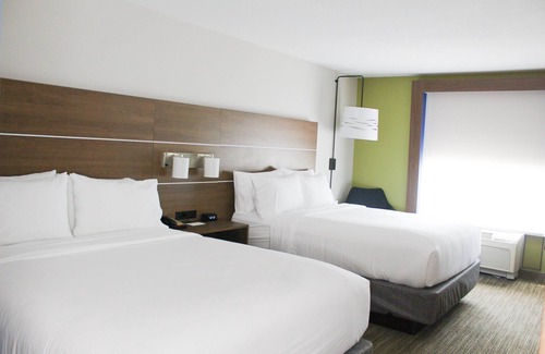 Martinsville Hotel | Holiday Inn Express & Suites Martinsville by IHG