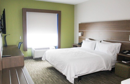 Martinsville Hotel | Holiday Inn Express & Suites Martinsville by IHG