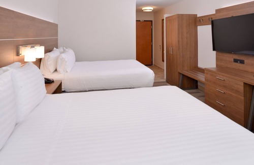 Mineralwells Hotel | Holiday Inn Express & Suites Parkersburg-Mineral Wells by IHG
