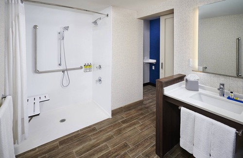 Point Edward Hotel | Holiday Inn Express Sarnia - Point Edward by IHG