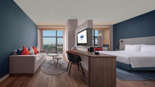 Qingpu Hotel | Holiday Inn Express Shanghai Qingpu New City by IHG