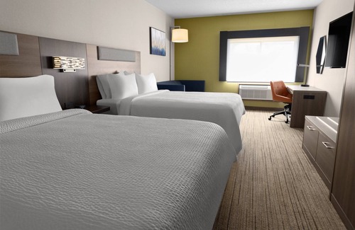 Centereach Hotel | Holiday Inn Express Stony Brook by IHG