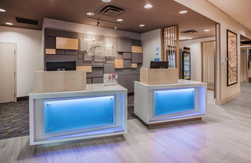 Everman Hotel | Holiday Inn Express & Suites - Forest Hill - Ft. Worth SE