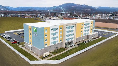 Moundsville Hotel | Holiday Inn Express & Suites - Moundsville by IHG