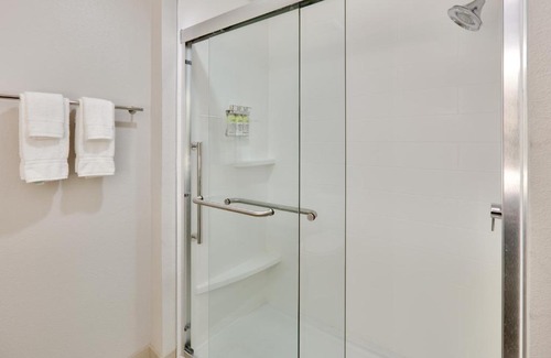 Roanoke Hotel | Holiday Inn Express & Suites Fort Worth North - Northlake by IHG