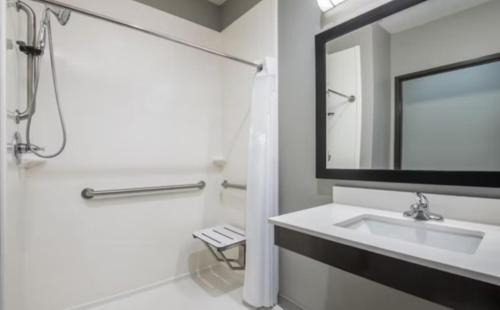 Stillwater Hotel | Holiday Inn Express & Suites Stillwater - University Area by IHG