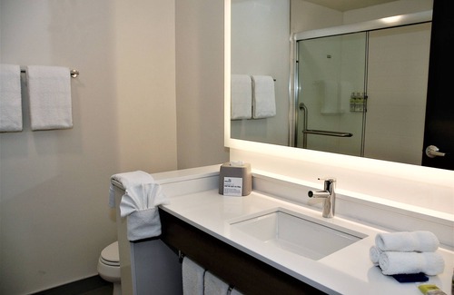 Southwest Edmonton Hotel | Holiday Inn Express & Suites Edmonton SW - Windermere by IHG