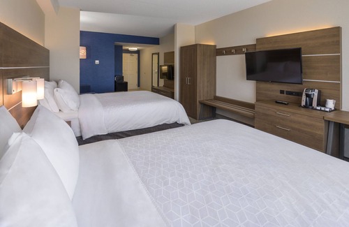 North Bay Hotel | Holiday Inn Express & Suites North Bay by IHG