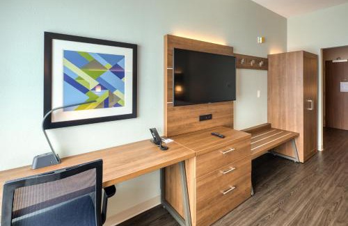 Wilmore Hotel | Holiday Inn Express & Suites - Charlotte - South End by IHG