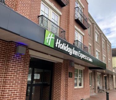 Dahlonega Hotel | Holiday Inn Express & Suites - Dahlonega - University Area by IHG